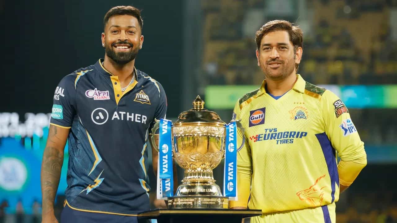 IPL 2023 Final, CSK vs GT: ಐಪಿಎಲ್ ಸೀಸನ್ 16 ರ ಫೈನಲ್ ಫೈಟ್ಗೆ ಕೌಂಟ್ ಡೌನ್ ಶುರುವಾಗಿದೆ. ಭಾನುವಾರ ಅಹಮದಾಬಾದ್ ಸ್ಟೇಡಿಯಂನಲ್ಲಿ ನಡೆಯಲಿರುವ ಅಂತಿಮ ಪಂದ್ಯದಲ್ಲಿ ಗುಜರಾತ್ ಟೈಟಾನ್ಸ್ ಹಾಗೂ ಚೆನ್ನೈ ಸೂಪರ್ ಕಿಂಗ್ಸ್ ತಂಡಗಳು ಮುಖಾಮುಖಿಯಾಗಲಿದೆ.
