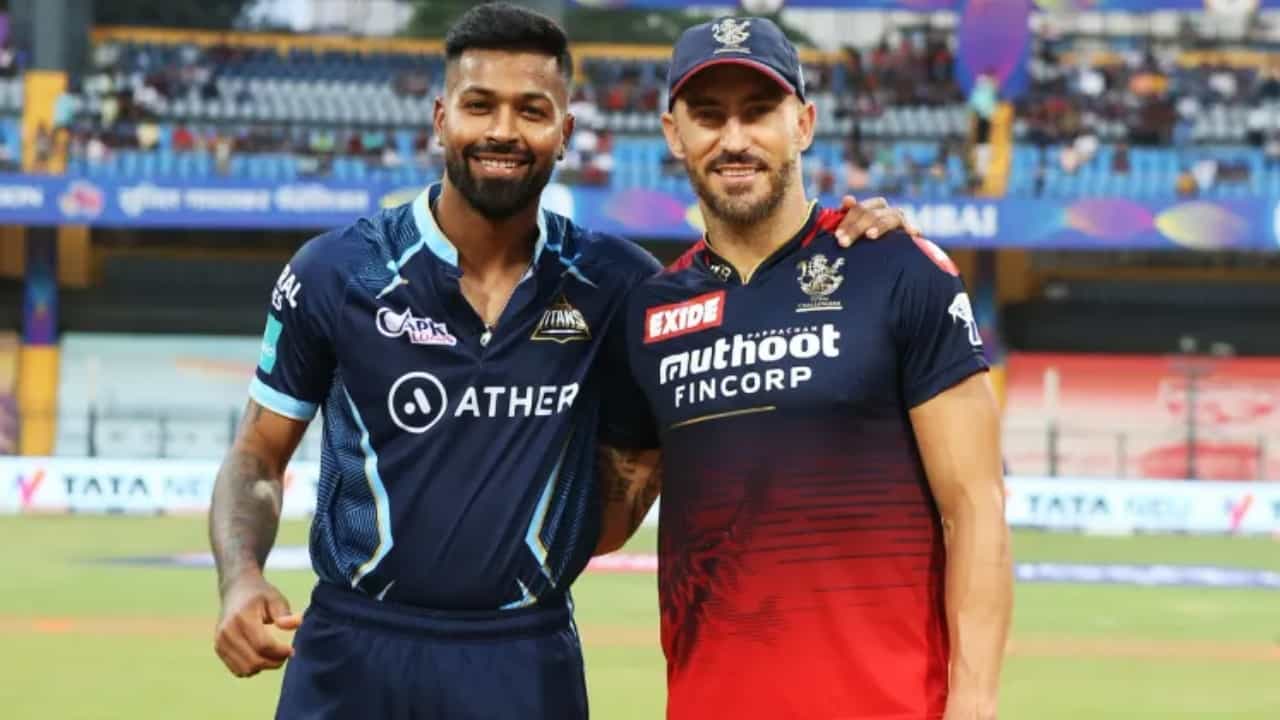 IPL 2023 RCB vs GT: ಐಪಿಎಲ್ನ 70ನೇ ಪಂದ್ಯದಲ್ಲಿ ರಾಯಲ್ ಚಾಲೆಂಜರ್ಸ್ ಬೆಂಗಳೂರು ಹಾಗೂ ಗುಜರಾತ್ ಟೈಟಾನ್ಸ್ ತಂಡಗಳು ಮುಖಾಮುಖಿಯಾಗಲಿದೆ. ಬೆಂಗಳೂರಿನ ಚಿನ್ನಸ್ವಾಮಿ ಸ್ಟೇಡಿಯಂನಲ್ಲಿ ನಡೆಯಲಿರುವ ಈ ಪಂದ್ಯವು ಗುಜರಾತ್ ಪಾಲಿಗೆ ಔಪಚಾರಿಕವಾಗಿದ್ದರೆ, ಆರ್ಸಿಬಿ ಪಾಲಿಗೆ ನಿರ್ಣಾಯಕ.