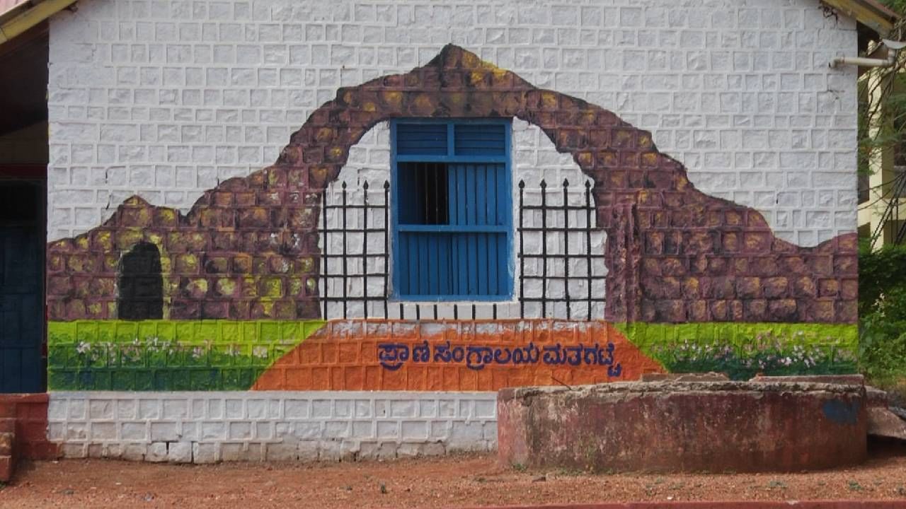 Gadag theme based voting booths