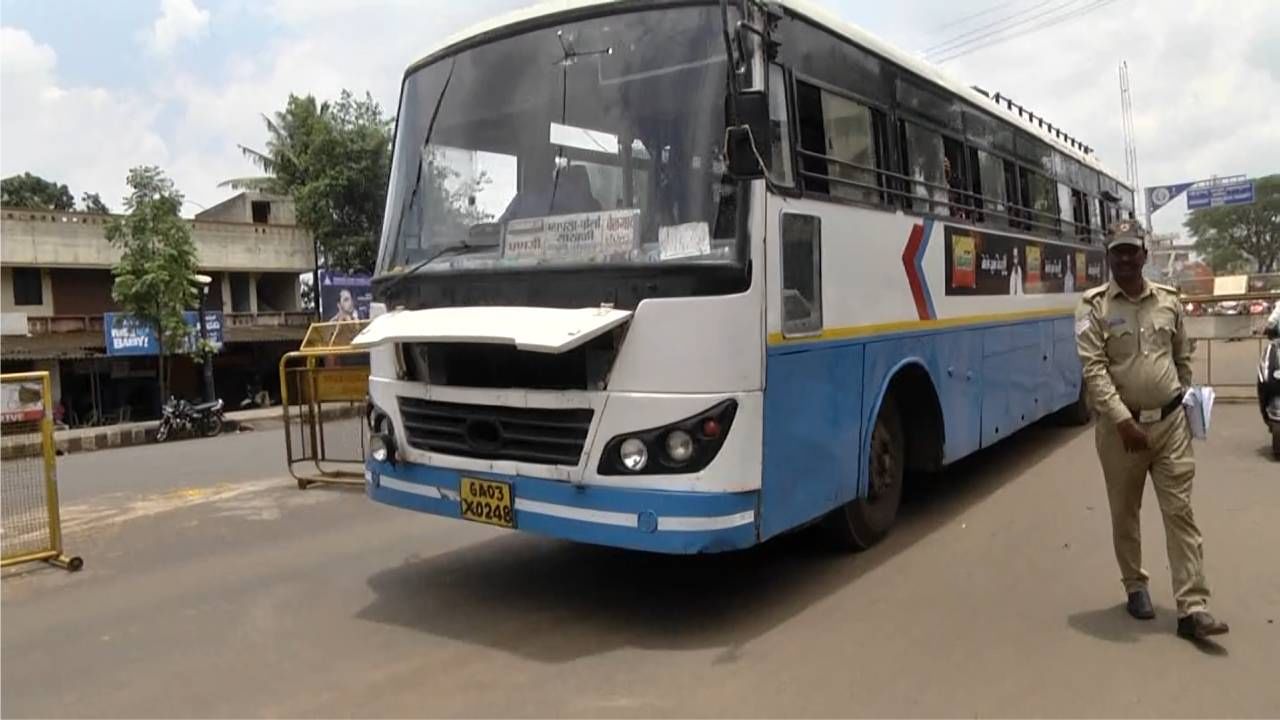 ಮತ ಚಲಾಯಿಸಲು ಗೋವಾದಿಂದ ರಾಜ್ಯಕ್ಕೆ ಆಗಮಿಸುತ್ತಿರುವ ಸಾವಿರಾರು ಕಾರ್ಮಿಕರು: ಬೆಳಗಾವಿ ಗಡಿಯಲ್ಲಿ ಕಟ್ಟೆಚ್ಚರ ಮತ ಚಲಾಯಿಸಲು ಗೋವಾದಿಂದ ರಾಜ್ಯಕ್ಕೆ ಆಗಮಿಸುತ್ತಿರುವ ಸಾವಿರಾರು ಕಾರ್ಮಿಕರು: ಬೆಳಗಾವಿ ಗಡಿಯಲ್ಲಿ ಕಟ್ಟೆಚ್ಚರ