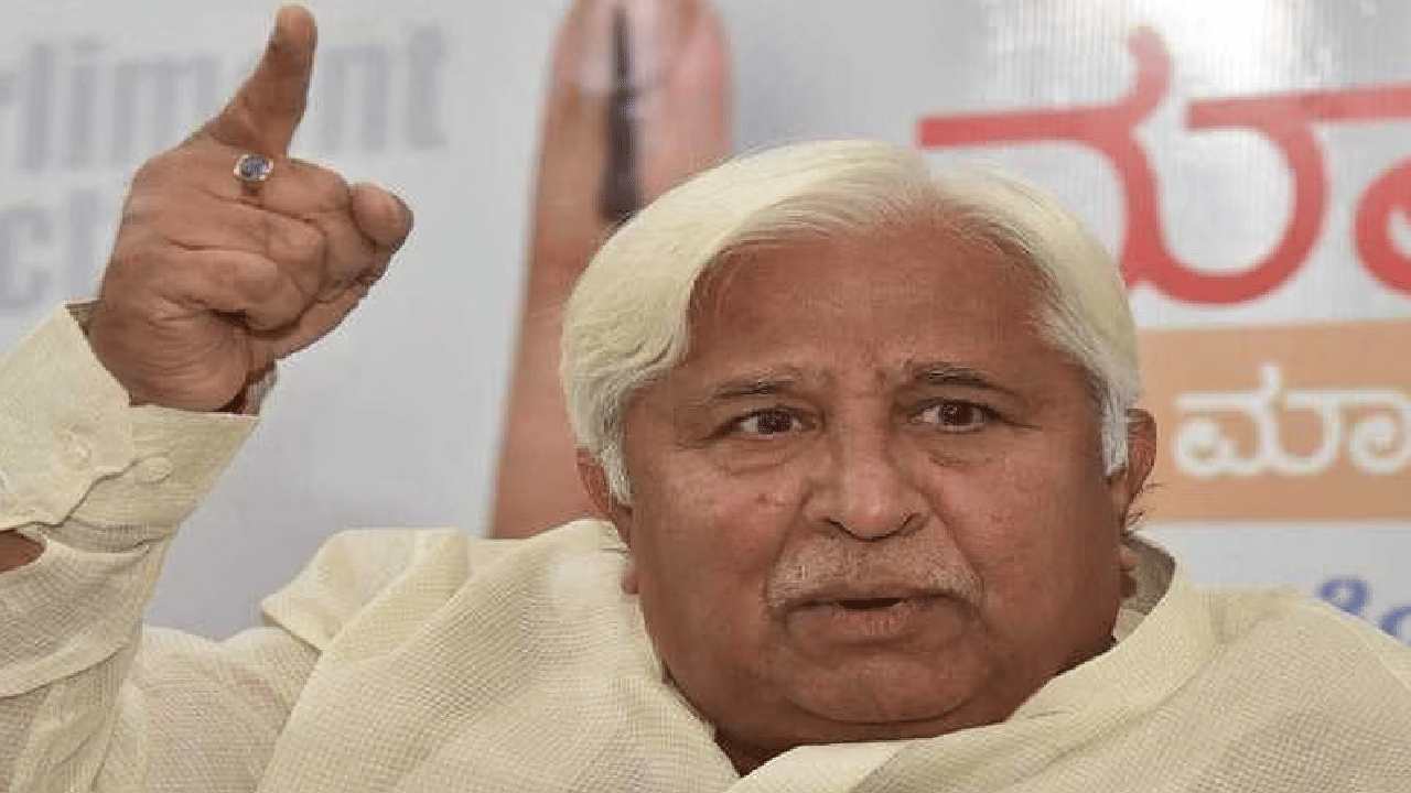 HK Patil Profile: ಸಿದ್ದರಾಮಯ್ಯ ಸರ್ಕಾರದಲ್ಲಿ 2ನೇ ಬಾರಿಗೆ ಸಚಿವ ಸ್ಥಾನ ಗಿಟ್ಟಿಸಿಕೊಂಡ ಹೆಚ್.ಕೆ ಪಾಟೀಲ್ ನಡೆದು ಬಂದ ದಾರಿ HK Patil Profile: ಸಿದ್ದರಾಮಯ್ಯ ಸರ್ಕಾರದಲ್ಲಿ 2ನೇ ಬಾರಿಗೆ ಸಚಿವ ಸ್ಥಾನ ಗಿಟ್ಟಿಸಿಕೊಂಡ ಹೆಚ್.ಕೆ ಪಾಟೀಲ್ ನಡೆದು ಬಂದ ದಾರಿ