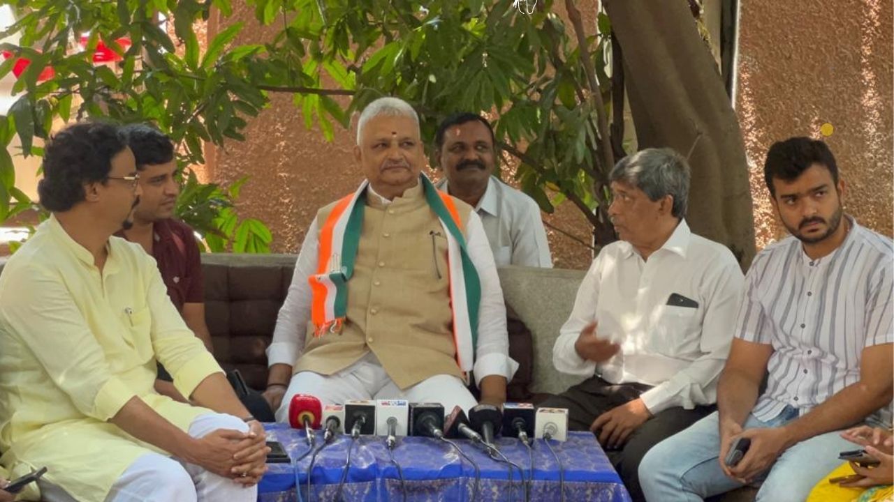 ನಾಲ್ಕು ಬಾರಿ ಗೆದ್ದಿದ್ದೇನೆ, ಆಪರೇಷನ್ ಕಮಲಕ್ಕೆ ಬಲಿಯಾಗಿಲ್ಲ, ಪಕ್ಷ ನಿಷ್ಠೆಗೆ ಸಚಿವ ಸ್ಥಾನ ಕೊಡಿ : ಭದ್ರಾವತಿ ಶಾಸಕ ಸಂಗಮೇಶ್ ಬೇಡಿಕೆ ನಾಲ್ಕು ಬಾರಿ ಗೆದ್ದಿದ್ದೇನೆ, ಆಪರೇಷನ್ ಕಮಲಕ್ಕೆ ಬಲಿಯಾಗಿಲ್ಲ, ಪಕ್ಷ ನಿಷ್ಠೆಗೆ ಸಚಿವ ಸ್ಥಾನ ಕೊಡಿ : ಭದ್ರಾವತಿ ಶಾಸಕ ಸಂಗಮೇಶ್ ಬೇಡಿಕೆ