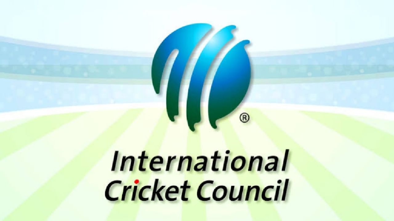 ICC New Rules: ಅಂತರರಾಷ್ಟ್ರೀಯ ಕ್ರಿಕೆಟ್ ಕೌನ್ಸಿಲ್ (ಐಸಿಸಿ) ಮೂರು ನಿಯಮಗಳನ್ನು ಬದಲಿಸಿದೆ. ಇದರಲ್ಲಿ ಒಂದು ನಿಯಮವನ್ನು ಸಂಪೂರ್ಣ ರದ್ದುಗೊಳಿಸಿದರೆ, ಇನ್ನೆರಡು ನಿಯಮಗಳಲ್ಲಿ ಮಹತ್ವದ ಬದಲಾವಣೆ ಮಾಡಲಾಗಿದೆ. ಅದರಂತೆ ಐಸಿಸಿ ಬದಲಿಸಿರುವ ನಿಯಮಗಳು ಈ ಕೆಳಗಿನಂತಿದೆ.