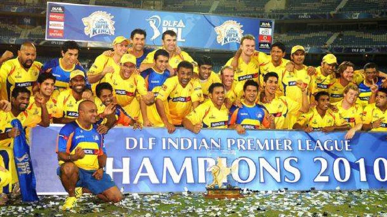 IPL 2010-ಚೆನ್ನೈ ಸೂಪರ್ ಕಿಂಗ್ಸ್: 2010ರ ಫೈನಲ್ ಪಂದ್ಯದಲ್ಲಿ ಮುಂಬೈ ಇಂಡಿಯನ್ಸ್ ತಂಡವನ್ನು 22 ರನ್​ಗಳಿಂದ ಸೋಲಿಸಿ ಚೆನ್ನೈ ಸೂಪರ್ ಕಿಂಗ್ಸ್ ತಂಡವು ಮೊದಲ ಬಾರಿಗೆ ಚಾಂಪಿಯನ್ ಪಟ್ಟ ಅಲಂಕರಿಸಿತ್ತು.