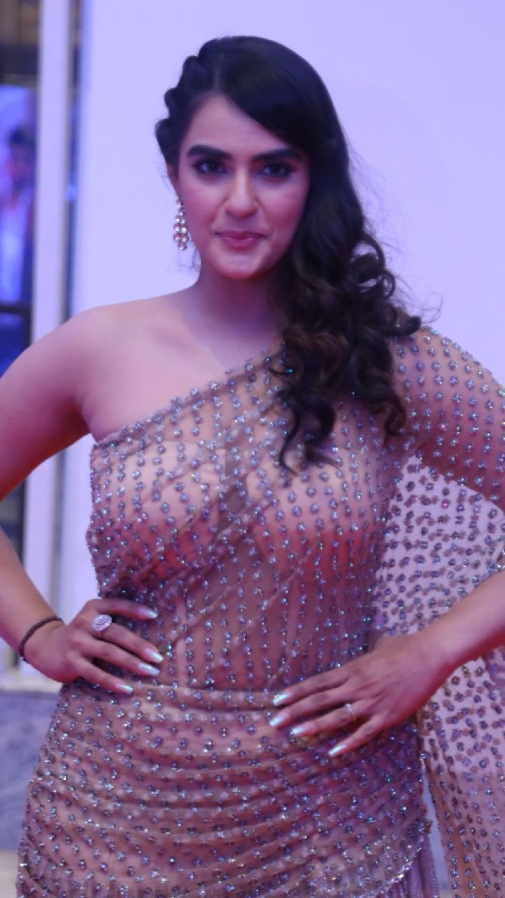 Kavya Thapar (1)
