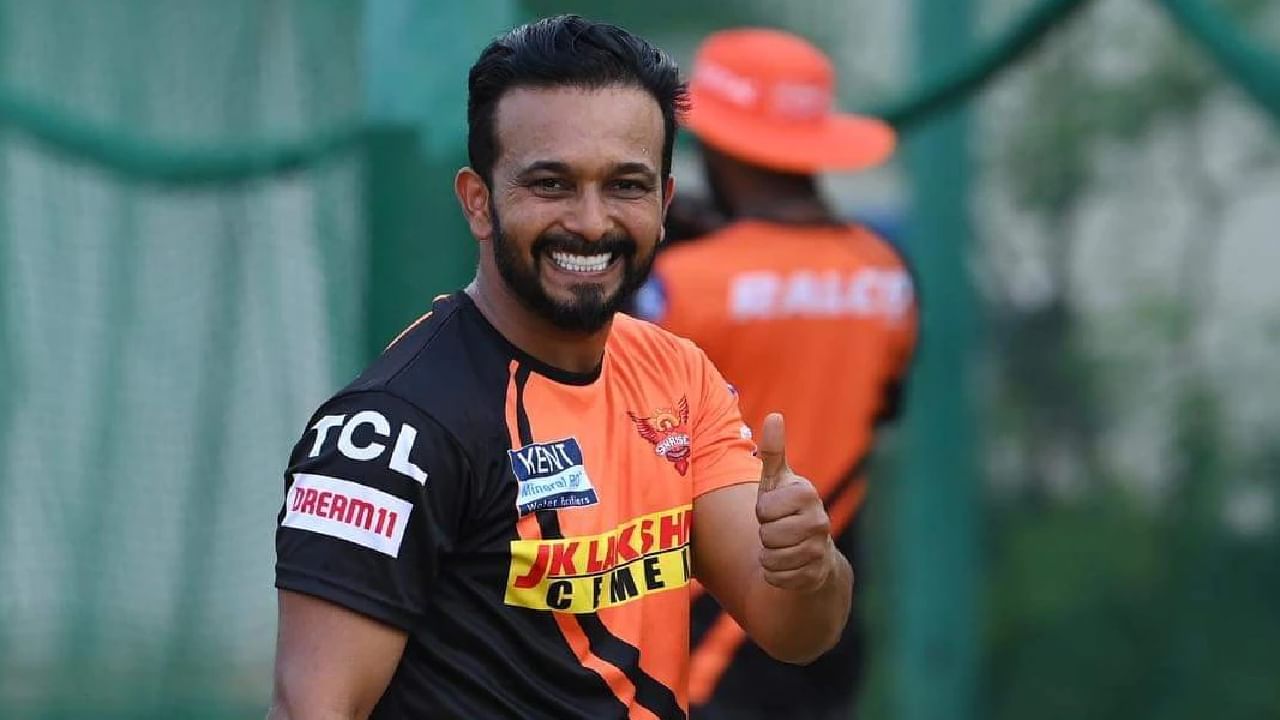 ಇನ್ನು ಕೊನೆಯ ಬಾರಿ ಐಪಿಎಲ್ನಲ್ಲಿ ಆಡಿದ್ದು 2021 ರಲ್ಲಿ. ಅಂದು SRH ತಂಡದಲ್ಲಿದ್ದ ಜಾಧವ್ 6 ಪಂದ್ಯಗಳಿಂದ ಕಲೆಹಾಕಿದ್ದು ಕೇವಲ 55 ರನ್ ಮಾತ್ರ. ಈ ಕಳಪೆ ಪ್ರದರ್ಶನದ ಕಾರಣ 10 ಫ್ರಾಂಚೈಸಿಗಳು ಈ ಬಾರಿ ಜಾಧವ್ ಅವರನ್ನು ಖರೀದಿಸಿರಲಿಲ್ಲ.