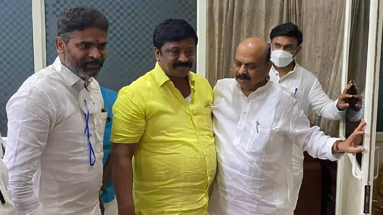 Kolar Assembly Election 2023 Winner: ಕಾಂಗ್ರೆಸ್ ಅಭ್ಯರ್ಥಿ ಕೋತೂರು.ಜಿ. ಮಂಜುನಾಥ ಭರ್ಜರಿ ಗೆಲುವು, ವರ್ತೂರ್ ಪ್ರಕಾಶ್ ಸೋಲು Kolar Assembly Election 2023 Winner: ಕಾಂಗ್ರೆಸ್ ಅಭ್ಯರ್ಥಿ ಕೋತೂರು.ಜಿ. ಮಂಜುನಾಥ ಭರ್ಜರಿ ಗೆಲುವು, ವರ್ತೂರ್ ಪ್ರಕಾಶ್ ಸೋಲು