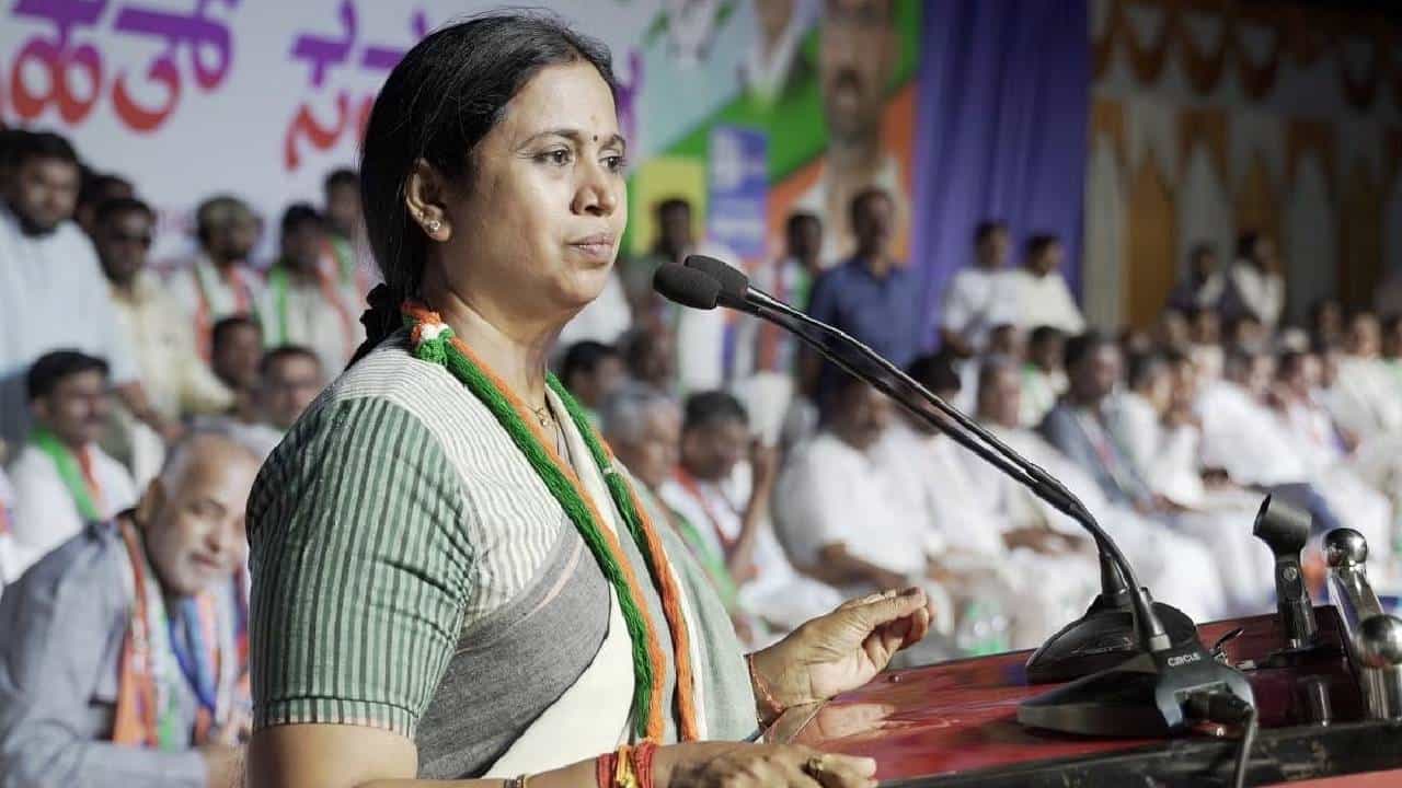 Laxmi Hebbalkar Profile: ಆರಂಭಿಕ ಚುನಾವಣೆಗಳಲ್ಲಿ ಸೋಲುಂಡಿದ್ದ ಲಕ್ಷ್ಮೀ ಹೆಬ್ಬಾಳ್ಕರ್ ಎದ್ದು ಬಂದಿದ್ದು ಹೇಗೆ? ಇಲ್ಲಿದೆ ಜೀವನಗಾಥೆ Laxmi Hebbalkar Profile: ಆರಂಭಿಕ ಚುನಾವಣೆಗಳಲ್ಲಿ ಸೋಲುಂಡಿದ್ದ ಲಕ್ಷ್ಮೀ ಹೆಬ್ಬಾಳ್ಕರ್ ಎದ್ದು ಬಂದಿದ್ದು ಹೇಗೆ? ಇಲ್ಲಿದೆ ಜೀವನಗಾಥೆ