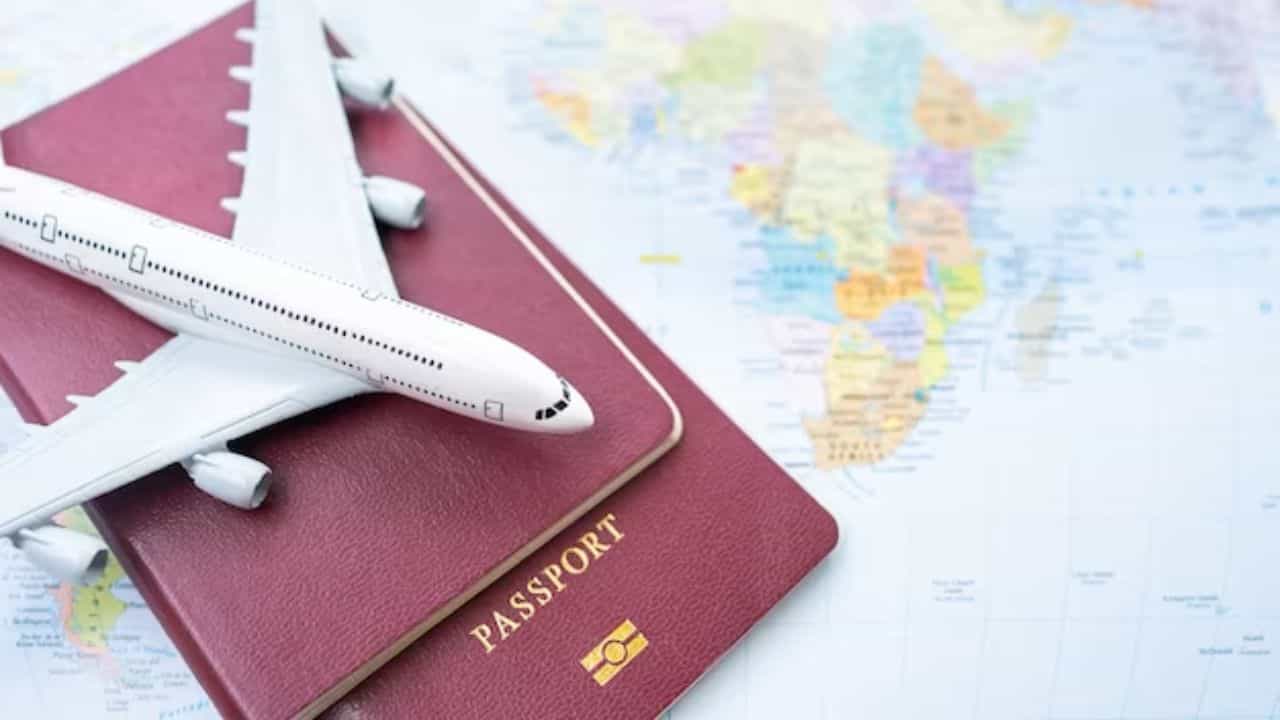 Travel: ವೀಸಾ ಇಲ್ಲದೆ ಭಾರತೀಯರು ಪ್ರವಾಸ ಕೈಗೊಳ್ಳಬಹುದಾದ ಕೆಲವು ರಾಷ್ಟ್ರಗಳು Travel: ವೀಸಾ ಇಲ್ಲದೆ ಭಾರತೀಯರು ಪ್ರವಾಸ ಕೈಗೊಳ್ಳಬಹುದಾದ ಕೆಲವು ರಾಷ್ಟ್ರಗಳು