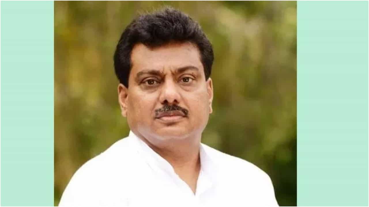 ಒಕ್ಕಲಿಗ, ಕುರುಬ, ದಲಿತರ ಬೇಡಿಕೆ ಆಯ್ತು; ಲಿಂಗಾಯತ ಸ್ವಾಮೀಜಿಯಿಂದ ಕಾಂಗ್ರೆಸ್ ಹೈಕಮಾಂಡ್ಗೆ ಒತ್ತಡ ಒಕ್ಕಲಿಗ, ಕುರುಬ, ದಲಿತರ ಬೇಡಿಕೆ ಆಯ್ತು; ಲಿಂಗಾಯತ ಸ್ವಾಮೀಜಿಯಿಂದ ಕಾಂಗ್ರೆಸ್ ಹೈಕಮಾಂಡ್ಗೆ ಒತ್ತಡ