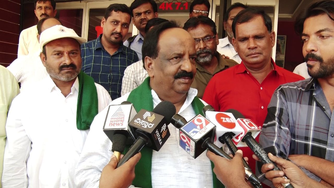 MLA Konareddy: ಗ್ಯಾರಂಟಿ ಜಾರಿ ಮಾಡದಿದ್ರೆ ರಾಜಕೀಯ ನಿವೃತ್ತಿ ಪಡೆಯುತ್ತೇನೆ - ಕೋನರೆಡ್ಡಿ ಖಡಕ್ ಸಂದೇಶ MLA Konareddy: ಗ್ಯಾರಂಟಿ ಜಾರಿ ಮಾಡದಿದ್ರೆ ರಾಜಕೀಯ ನಿವೃತ್ತಿ ಪಡೆಯುತ್ತೇನೆ - ಕೋನರೆಡ್ಡಿ ಖಡಕ್ ಸಂದೇಶ