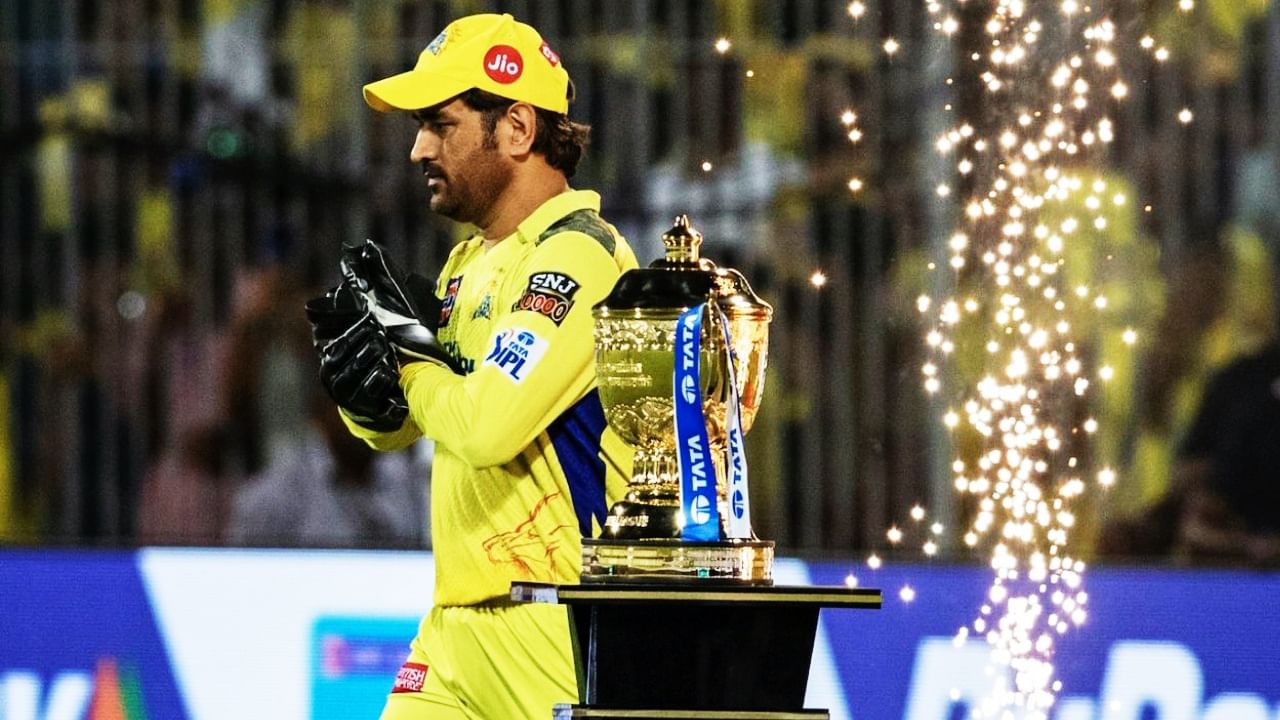 IPL 2023 Final CSK vs GT: ಅಹಮದಾಬಾದ್​ನ ನರೇಂದ್ರ ಮೋದಿ ಸ್ಟೇಡಿಯಂನಲ್ಲಿ ನಡೆದ ಐಪಿಎಲ್​ ಫೈನಲ್ ಪಂದ್ಯದಲ್ಲಿ ಕಣಕ್ಕಿಳಿಯುವ ಮೂಲಕ ಮಹೇಂದ್ರ ಸಿಂಗ್ ಧೋನಿ ಹಲವು ದಾಖಲೆಗಳನ್ನು ತಮ್ಮದಾಗಿಸಿಕೊಂಡಿದ್ದಾರೆ.