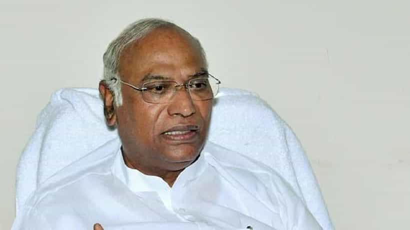ಬಜರಂಗದಳವನ್ನು ಪಿಎಫ್ಐ ಸಂಘಟನೆಗೆ ಹೋಲಿಕೆ ಆರೋಪ: ಮಲ್ಲಿಕಾರ್ಜುನ ಖರ್ಗೆಗೆ ಕೋರ್ಟ್ ಸಮನ್ಸ್