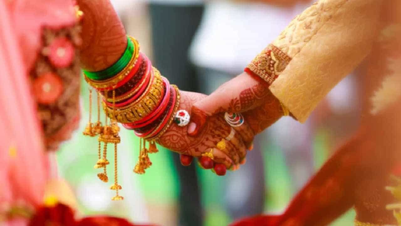 ವಧು ವರರಿಗೆ ಗುಡ್ ನ್ಯೂಸ್: ವಿವಾಹ ನೋಂದಾಣಿ ಮತ್ತಷ್ಟು ಸರಳೀಕರಣಗೊಳಿಸಿದ ಸಿದ್ದರಾಮಯ್ಯ ವಧು ವರರಿಗೆ ಗುಡ್ ನ್ಯೂಸ್: ವಿವಾಹ ನೋಂದಾಣಿ ಮತ್ತಷ್ಟು ಸರಳೀಕರಣಗೊಳಿಸಿದ ಸಿದ್ದರಾಮಯ್ಯ