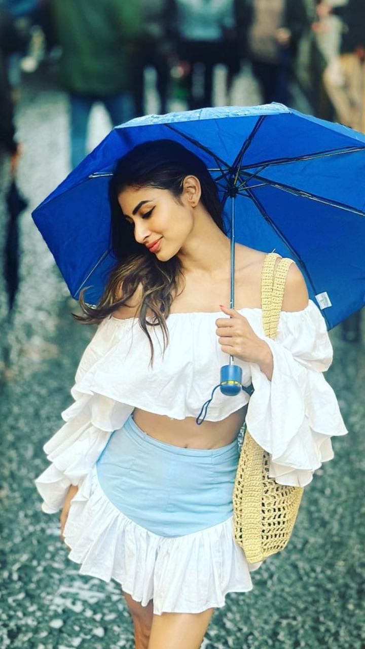 Mouni Roy(40)