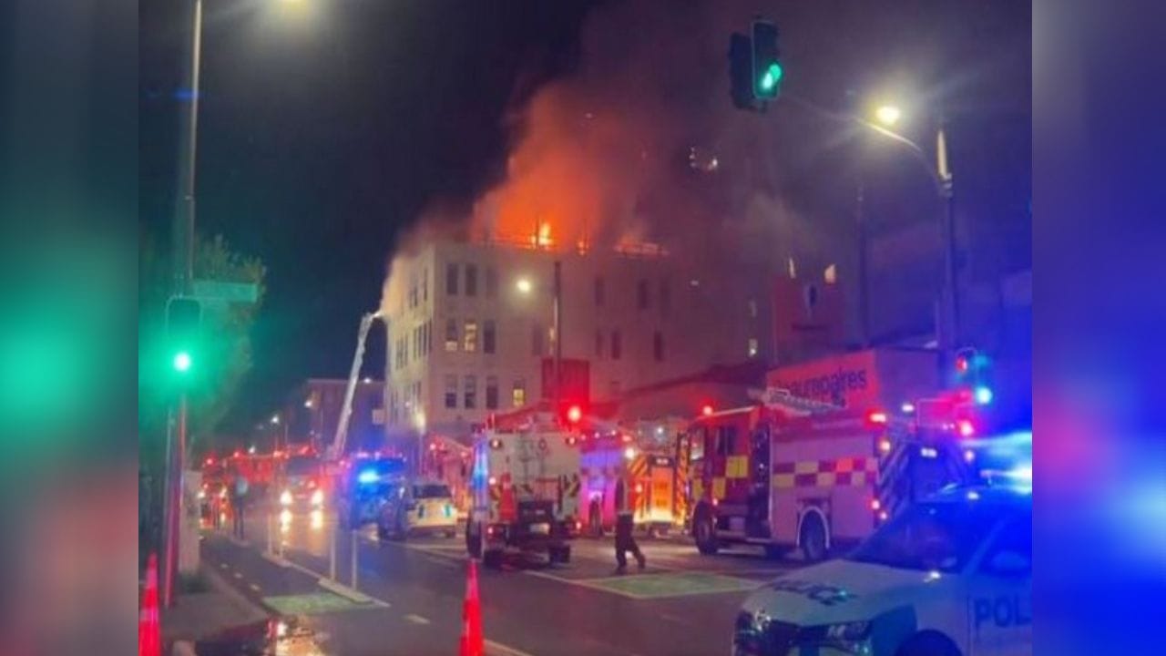 ನ್ಯೂಜಿಲೆಂಡ್ನಲ್ಲಿ ಅಗ್ನಿ ದುರಂತ, 4 ಅಂತಸ್ತಿನ ಹಾಸ್ಟೆಲ್ ಕಟ್ಟಡದಲ್ಲಿದ್ದ 10 ಜನ ಸಜೀವ ದಹನ ನ್ಯೂಜಿಲೆಂಡ್ನಲ್ಲಿ ಅಗ್ನಿ ದುರಂತ, 4 ಅಂತಸ್ತಿನ ಹಾಸ್ಟೆಲ್ ಕಟ್ಟಡದಲ್ಲಿದ್ದ 10 ಜನ ಸಜೀವ ದಹನ