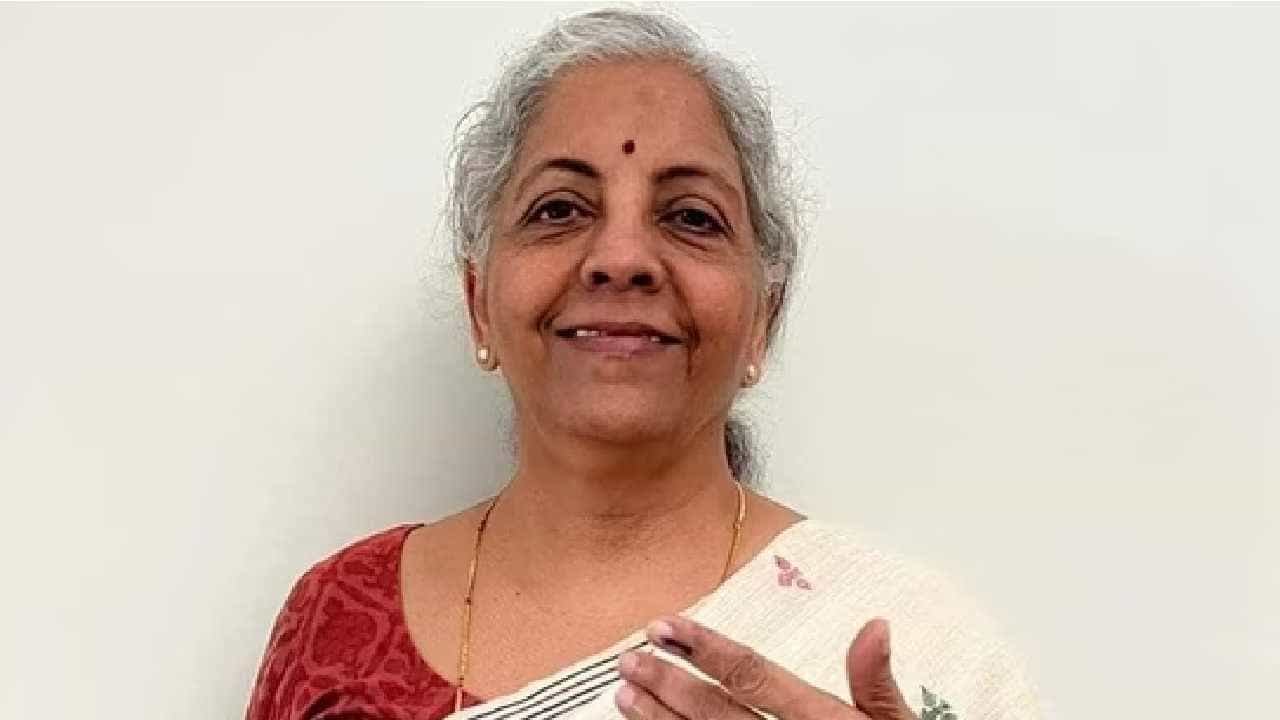 ಬಜರಂಗದಳ ನಿಷೇಧ:  ಮೂರ್ಖತನಕ್ಕೆ ಒಂದು ಉದಾಹರಣೆ ಎಂದ ನಿರ್ಮಲಾ ಸೀತಾರಾಮನ್