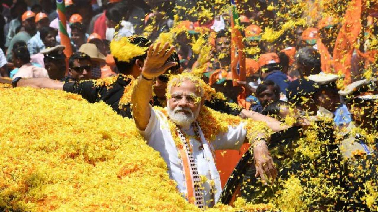 ಬೆಂಗಳೂರಿನಲ್ಲಿ ನಾಳೆ ಮೋದಿ ರೋಡ್ ಶೋ: 34 ರಸ್ತೆಗಳು ಬಂದ್, ಯಾವುವು? ಇಲ್ಲಿದೆ ನೋಡಿ ಬೆಂಗಳೂರಿನಲ್ಲಿ ನಾಳೆ ಮೋದಿ ರೋಡ್ ಶೋ: 34 ರಸ್ತೆಗಳು ಬಂದ್, ಯಾವುವು? ಇಲ್ಲಿದೆ ನೋಡಿ