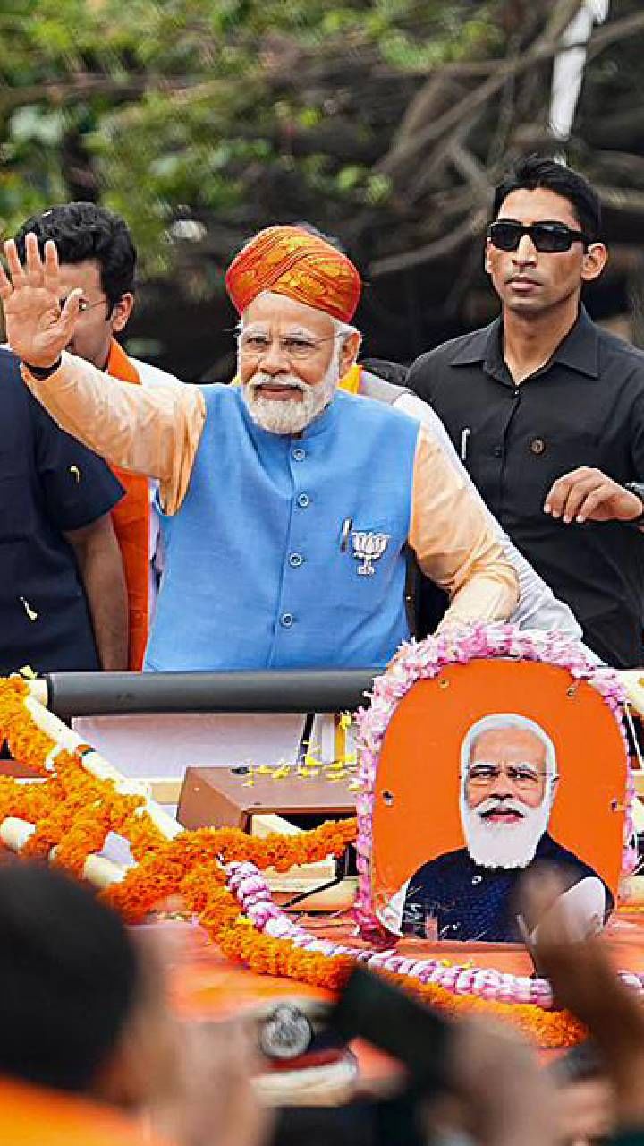 PM Modi's roadshow in Bengaluru (5)