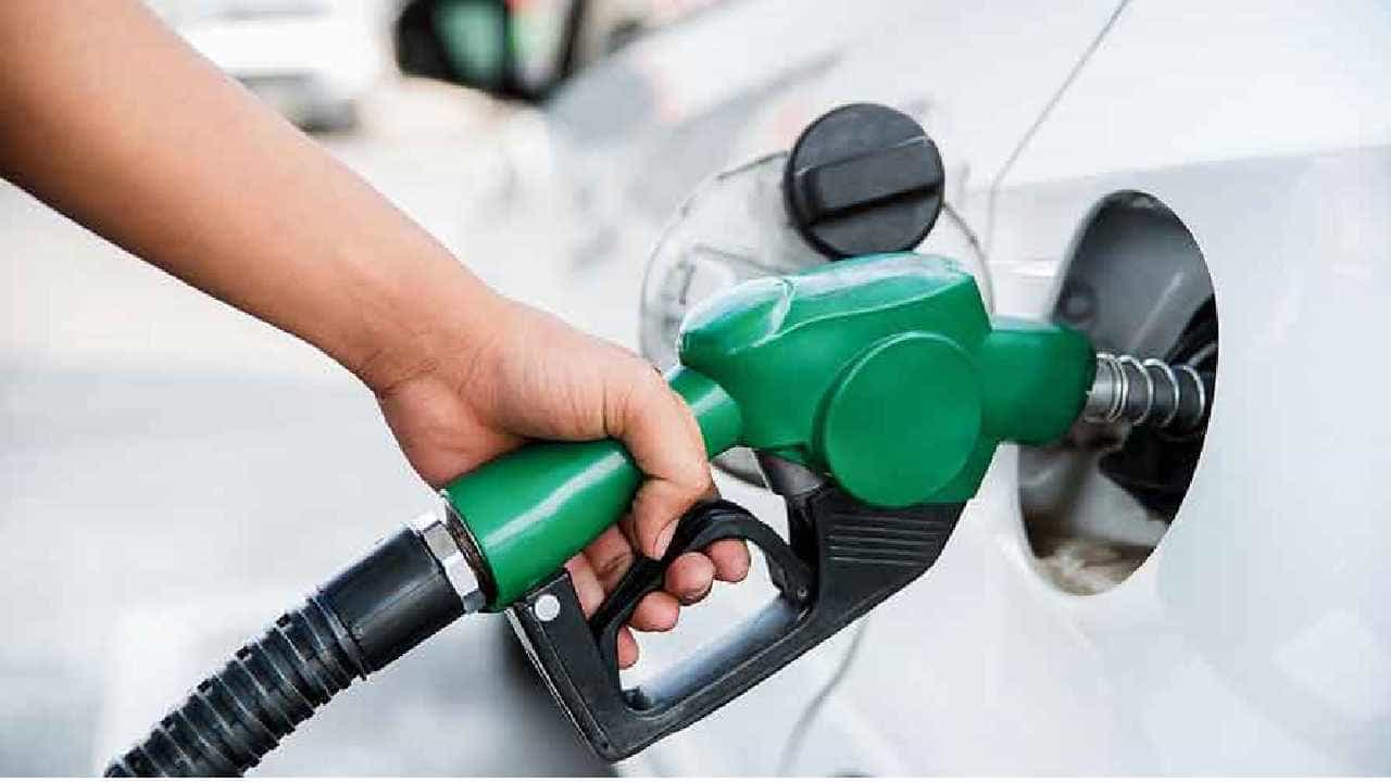 Petrol Price Today: ಬೆಂಗಳೂರು ಸೇರಿ ದೇಶದ ಪ್ರಮುಖ ನಗರಗಳಲ್ಲಿ ಮೇ 22ರಂದು ಪೆಟ್ರೋಲ್, ಡೀಸೆಲ್ ದರ ಎಷ್ಟಿದೆ, ವಿವರ ಇಲ್ಲಿದೆ Petrol Price Today: ಬೆಂಗಳೂರು ಸೇರಿ ದೇಶದ ಪ್ರಮುಖ ನಗರಗಳಲ್ಲಿ ಮೇ 22ರಂದು ಪೆಟ್ರೋಲ್, ಡೀಸೆಲ್ ದರ ಎಷ್ಟಿದೆ, ವಿವರ ಇಲ್ಲಿದೆ