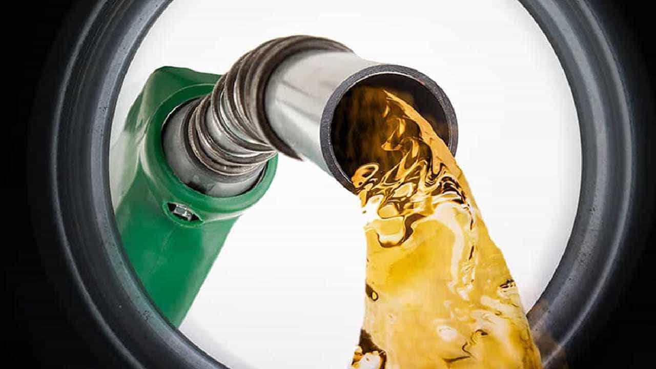 Petrol Price on May 31: ಬೆಂಗಳೂರು ಸೇರಿ ದೇಶದ ಪ್ರಮುಖ ನಗರಗಳಲ್ಲಿ ಮೇ 31ರಂದು ಪೆಟ್ರೋಲ್, ಡೀಸೆಲ್ ದರ ಎಷ್ಟಿದೆ, ವಿವರ ಇಲ್ಲಿದೆ Petrol Price on May 31: ಬೆಂಗಳೂರು ಸೇರಿ ದೇಶದ ಪ್ರಮುಖ ನಗರಗಳಲ್ಲಿ ಮೇ 31ರಂದು ಪೆಟ್ರೋಲ್, ಡೀಸೆಲ್ ದರ ಎಷ್ಟಿದೆ, ವಿವರ ಇಲ್ಲಿದೆ