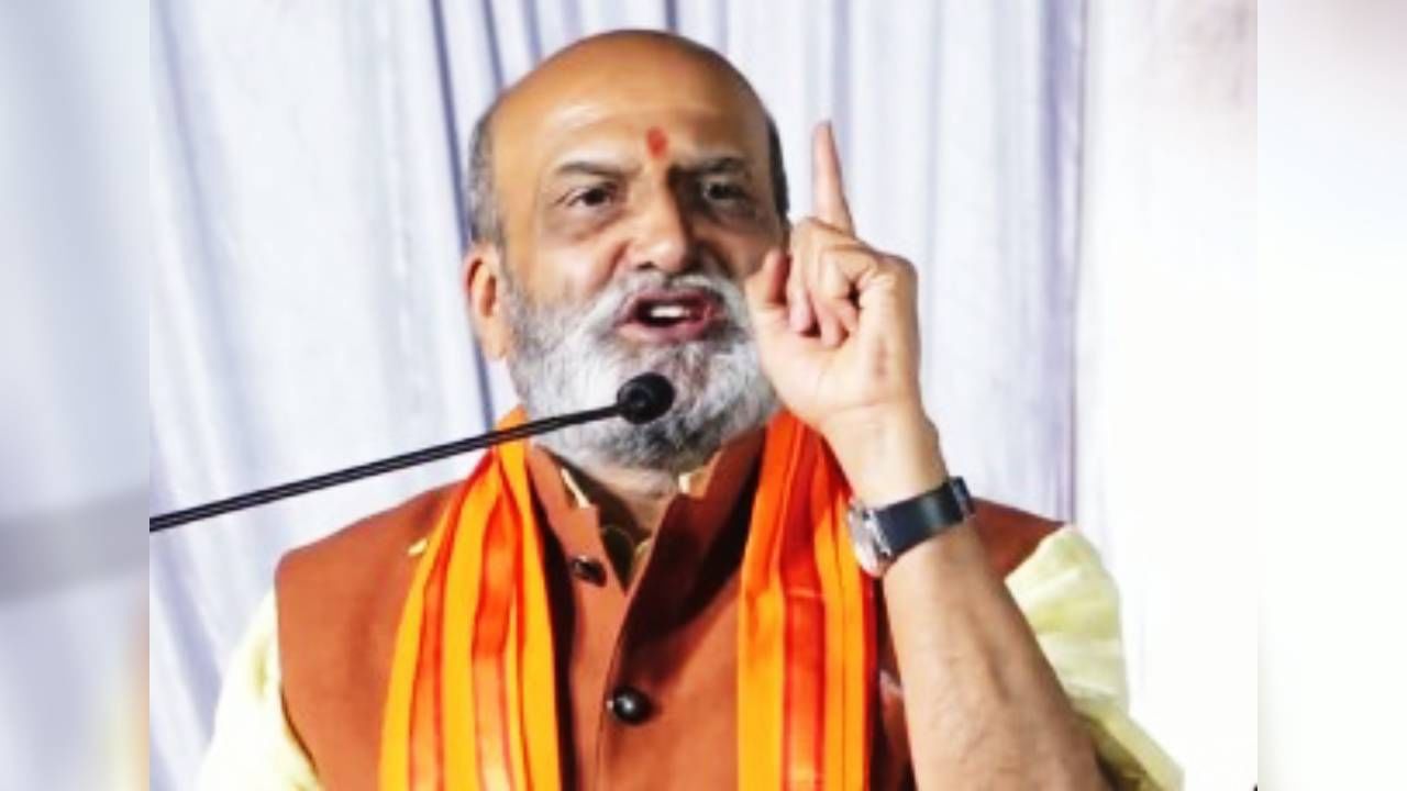 ಗೋಹತ್ಯೆ ರಕ್ತದ ಹನಿ ಭೂಮಿ ಮೇಲೆ ಬೀಳಲು ಬಿಡೋದಿಲ್ಲ; ಕಾಂಗ್ರೆಸ್ಗೆ ಗೋ ಶಾಪ ತಟ್ಟುತ್ತೆ -ಪ್ರಮೋದ್ ಮುತಾಲಿಕ್ ಗೋಹತ್ಯೆ ರಕ್ತದ ಹನಿ ಭೂಮಿ ಮೇಲೆ ಬೀಳಲು ಬಿಡೋದಿಲ್ಲ; ಕಾಂಗ್ರೆಸ್ಗೆ ಗೋ ಶಾಪ ತಟ್ಟುತ್ತೆ -ಪ್ರಮೋದ್ ಮುತಾಲಿಕ್