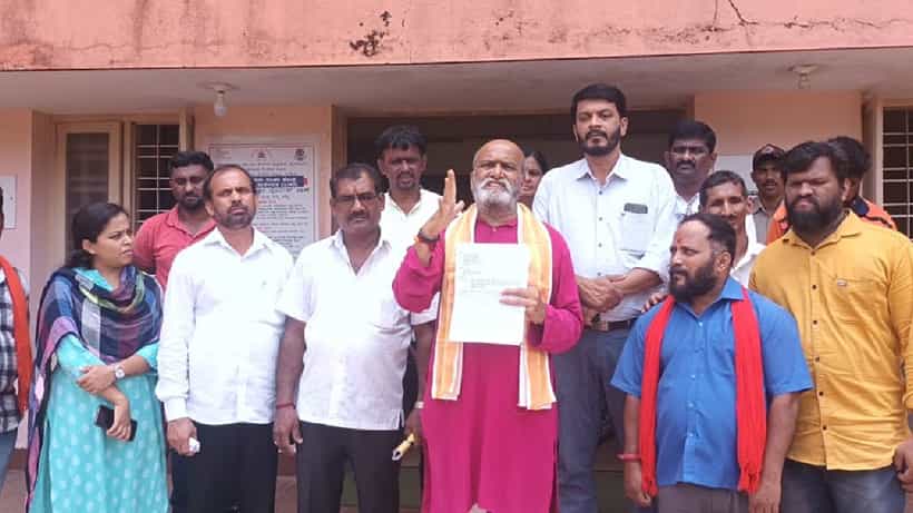 ನಿಲ್ಲದ ಗುರು-ಶಿಷ್ಯರ ಕಾಳಗ: ಸುನಿಲ್ ಕುಮಾರ್ ವಿರುದ್ಧ ಪ್ರಮೋದ್ ಮುತಾಲಿಕ್ ದೂರು