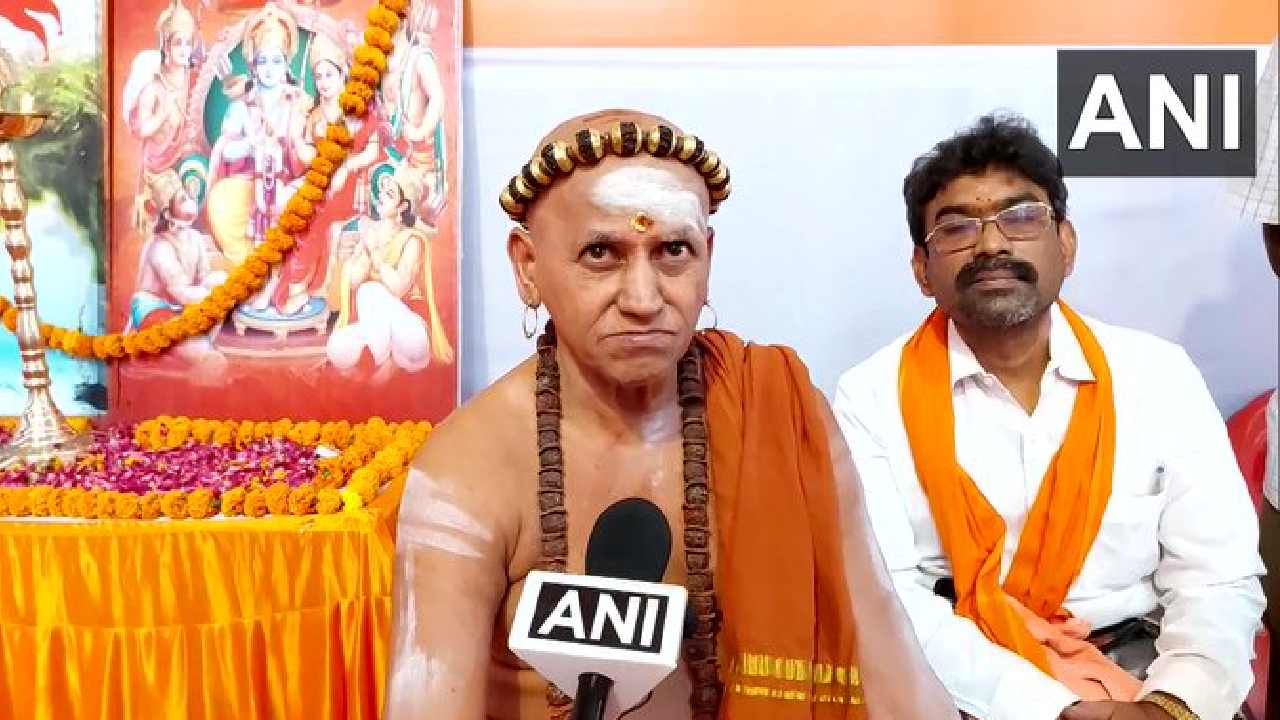 2024ರಲ್ಲಿ ನರೇಂದ್ರ ಮೋದಿ ಮತ್ತೊಮ್ಮೆ ಪ್ರಧಾನಿಯಾಗಬೇಕು: ಸೆಂಗೋಲ್ ಹಸ್ತಾಂತರಿಸಲಿರುವ ಮಧುರೈನ ಅಧೀನಂ ಪೀಠಾಧಿಪತಿ ಮಾತು 2024ರಲ್ಲಿ ನರೇಂದ್ರ ಮೋದಿ ಮತ್ತೊಮ್ಮೆ ಪ್ರಧಾನಿಯಾಗಬೇಕು: ಸೆಂಗೋಲ್ ಹಸ್ತಾಂತರಿಸಲಿರುವ ಮಧುರೈನ ಅಧೀನಂ ಪೀಠಾಧಿಪತಿ ಮಾತು