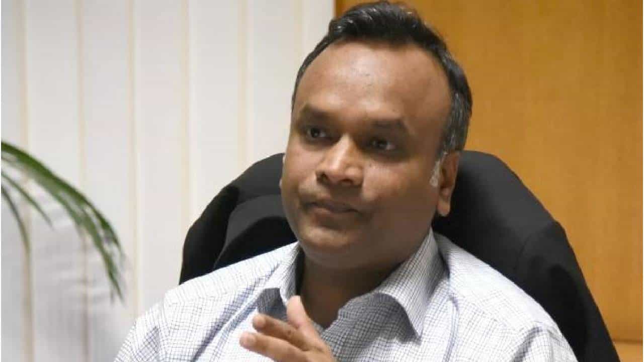 5 Guarantee: ಎಲ್ಲಾ ಯೋಜನೆಗಳಿಗೂ ಮಾನದಂಡ ಹಾಕಬೇಕಾಗಿದೆ, ಯಾರು ಅರ್ಹ ಅವರಿಗೆ ಯೋಜನೆಗಳು ಲಭಿಸುತ್ತವೆ- ಪ್ರಿಯಾಂಕ್ ಖರ್ಗೆ 5 Guarantee: ಎಲ್ಲಾ ಯೋಜನೆಗಳಿಗೂ ಮಾನದಂಡ ಹಾಕಬೇಕಾಗಿದೆ, ಯಾರು ಅರ್ಹ ಅವರಿಗೆ ಯೋಜನೆಗಳು ಲಭಿಸುತ್ತವೆ- ಪ್ರಿಯಾಂಕ್ ಖರ್ಗೆ
