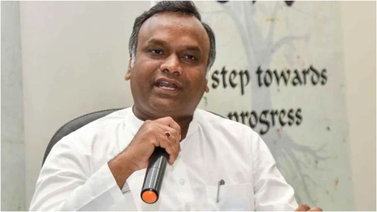 ನೆಮ್ಮದಿ, ಶಾಂತಿ ಕೆಡಿಸಿದ್ರೆ ಆರ್ಎಸ್ಎಸ್, ಭಜರಂಗದಳ ಯಾವ ಸಂಘಟನೆಯೆಂದು ನೋಡದೇ ಕ್ರಮ ಕೈಗೊಳ್ಳುತ್ತೇವೆ -ಪ್ರಿಯಾಂಕ್ ಖರ್ಗೆ ನೆಮ್ಮದಿ, ಶಾಂತಿ ಕೆಡಿಸಿದ್ರೆ ಆರ್ಎಸ್ಎಸ್, ಭಜರಂಗದಳ ಯಾವ ಸಂಘಟನೆಯೆಂದು ನೋಡದೇ ಕ್ರಮ ಕೈಗೊಳ್ಳುತ್ತೇವೆ -ಪ್ರಿಯಾಂಕ್ ಖರ್ಗೆ