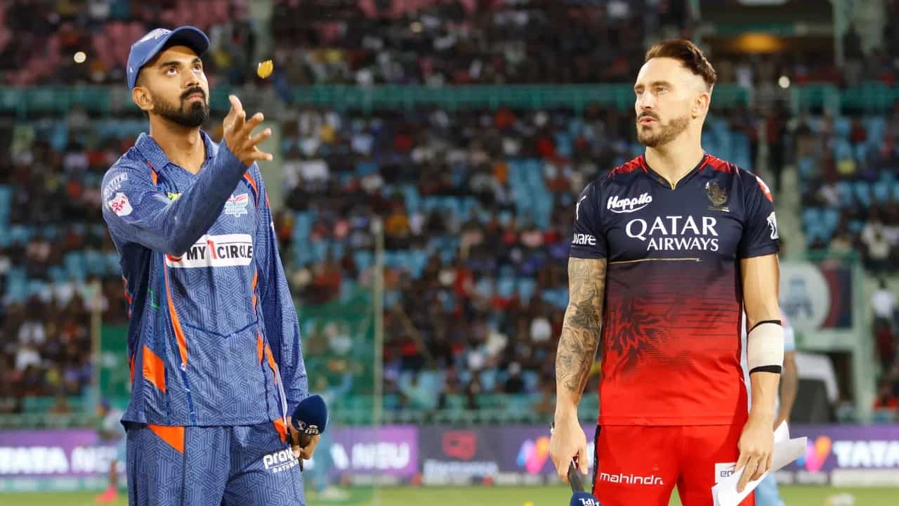 IPL 2023: ಐಪಿಎಲ್ನ 43ನೇ ಪಂದ್ಯದಲ್ಲಿ ಲಕ್ನೋ ಸೂಪರ್ ಜೈಂಟ್ಸ್ ತಂಡದ ನಾಯಕ ಕೆಎಲ್ ರಾಹುಲ್ ಗಂಭೀರವಾಗಿ ಗಾಯಗೊಂಡಿದ್ದಾರೆ. ಆರ್ಸಿಬಿ ವಿರುದ್ಧದ ಈ ಪಂದ್ಯದಲ್ಲಿ ಫೀಲ್ಡಿಂಗ್ ಮಾಡುವಾಗ ರಾಹುಲ್ ಗಾಯಕ್ಕೆ ತುತ್ತಾದರು.