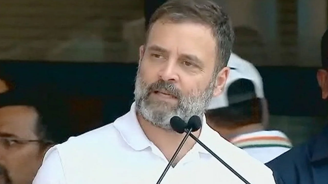 ಸಂಸತ್ ಅಹಂನ ಇಟ್ಟಿಗೆಯಿಂದಲ್ಲ, ಸಂವಿಧಾನದ ಮೌಲ್ಯಗಳಿಂದ ನಿರ್ಮಿಸಲಾಗುತ್ತದೆ: ರಾಹುಲ್ ಗಾಂಧಿ ಸಂಸತ್ ಅಹಂನ ಇಟ್ಟಿಗೆಯಿಂದಲ್ಲ, ಸಂವಿಧಾನದ ಮೌಲ್ಯಗಳಿಂದ ನಿರ್ಮಿಸಲಾಗುತ್ತದೆ: ರಾಹುಲ್ ಗಾಂಧಿ