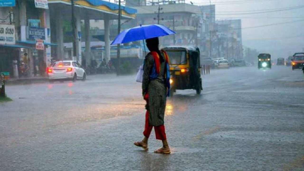 Karnataka Rains: ರಾಜ್ಯದ ದಕ್ಷಿಣ ಒಳನಾಡಿನ ಬೆಂಗಳೂರು, ತುಮಕೂರು, ಕರಾವಳಿಯ ಎಲ್ಲಾ ಜಿಲ್ಲೆಗಳು, ಉತ್ತರ ಒಳನಾಡಿನ ಕೆಲವೆಡೆ ಭಾರಿ ಮಳೆ Karnataka Rains: ರಾಜ್ಯದ ದಕ್ಷಿಣ ಒಳನಾಡಿನ ಬೆಂಗಳೂರು, ತುಮಕೂರು, ಕರಾವಳಿಯ ಎಲ್ಲಾ ಜಿಲ್ಲೆಗಳು, ಉತ್ತರ ಒಳನಾಡಿನ ಕೆಲವೆಡೆ ಭಾರಿ ಮಳೆ