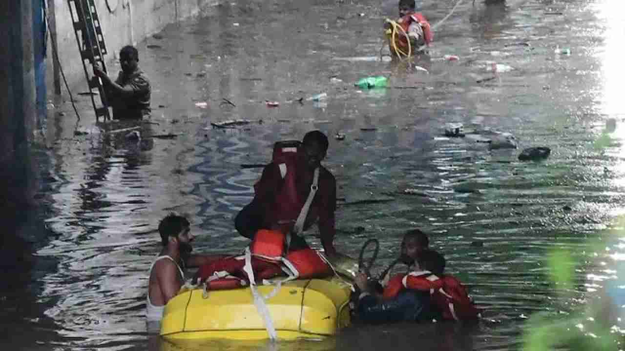 Karnataka Rains: ರಾಜ್ಯದ ಈ 3 ಜಿಲ್ಲೆಗಳಿಗೆ ಯೆಲ್ಲೋ ಅಲರ್ಟ್​,  3 ದಿನ ಮಹಾ ಮಳೆಯ ಮುನ್ಸೂಚನೆ