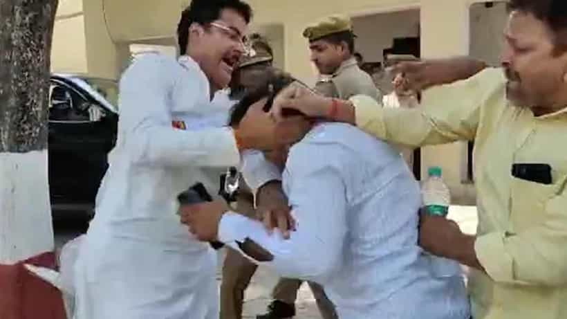 Amethi: ಎಸ್ಪಿ ಶಾಸಕನ ಗೂಂಡಾಗಿರಿ, ಬಿಜೆಪಿ ನಾಯಕಿಯ ಪತಿಗೆ ಪೊಲೀಸ್ ಠಾಣೆ ಎದುರು ಥಳಿತ