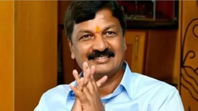 Ramesh Jarkiholi Profile: ಆಡಳಿತ ವಿರೋಧಿ ಅಲೆಯಲ್ಲೂ ಗೆದ್ದು ಬೀಗಿದ ಬೆಳಗಾವಿ ಸಾಹುಕಾರ ರಮೇಶ್ ಜಾರಕಿಹೊಳಿ ವ್ಯಕ್ತಿ ಚಿತ್ರ Ramesh Jarkiholi Profile: ಆಡಳಿತ ವಿರೋಧಿ ಅಲೆಯಲ್ಲೂ ಗೆದ್ದು ಬೀಗಿದ ಬೆಳಗಾವಿ ಸಾಹುಕಾರ ರಮೇಶ್ ಜಾರಕಿಹೊಳಿ ವ್ಯಕ್ತಿ ಚಿತ್ರ
