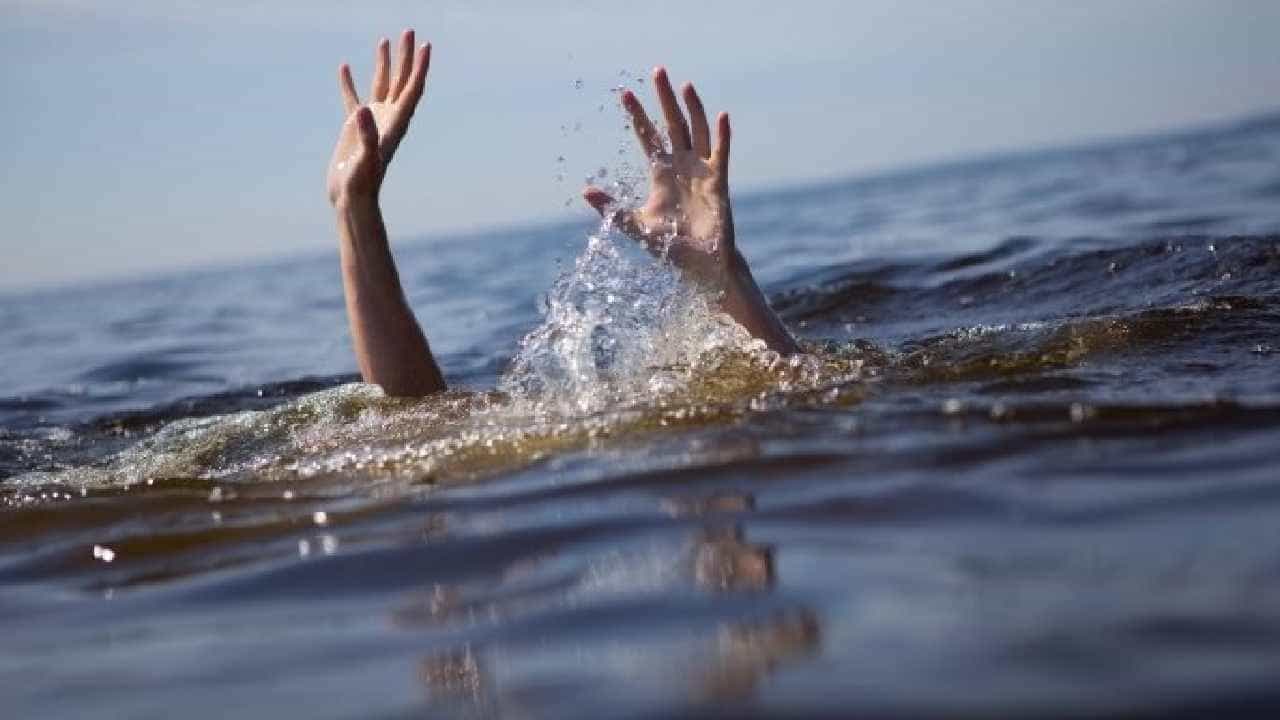 Gujarat: ಗುಜರಾತ್ನ ಕೃಷ್ಣ ಸಾಗರ ಕೆರೆಯಲ್ಲಿ ಐವರು ಅಪ್ರಾಪ್ತ ಮಕ್ಕಳು ಜಲಸಮಾಧಿ Gujarat: ಗುಜರಾತ್ನ ಕೃಷ್ಣ ಸಾಗರ ಕೆರೆಯಲ್ಲಿ ಐವರು ಅಪ್ರಾಪ್ತ ಮಕ್ಕಳು ಜಲಸಮಾಧಿ