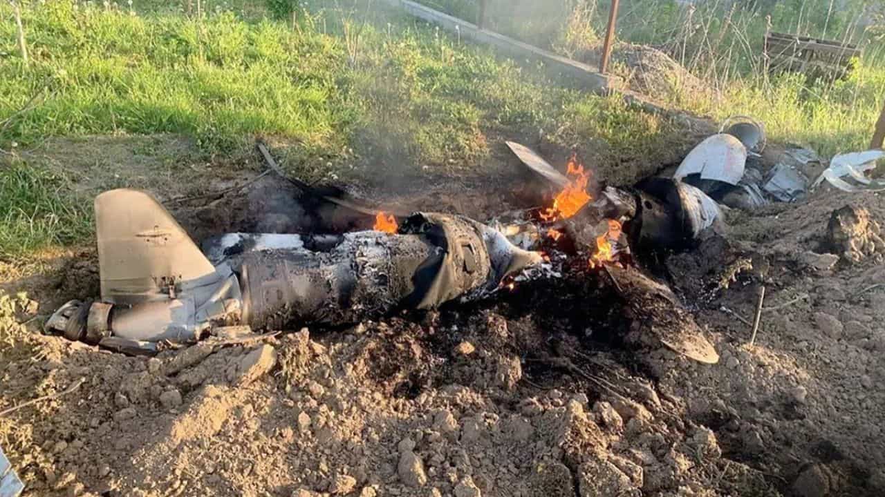 Russia-Ukraine War: ಉಕ್ರೇನ್ ರಾಜಧಾನಿಯ ಮೇಲೆ ರಷ್ಯಾ ದಾಳಿ, ವಸತಿ ಕಟ್ಟಡದ ಮೇಲ್ಛಾವಣಿಯ ಮೇಲೆ ಬೆಂಕಿ Russia-Ukraine War: ಉಕ್ರೇನ್ ರಾಜಧಾನಿಯ ಮೇಲೆ ರಷ್ಯಾ ದಾಳಿ, ವಸತಿ ಕಟ್ಟಡದ ಮೇಲ್ಛಾವಣಿಯ ಮೇಲೆ ಬೆಂಕಿ
