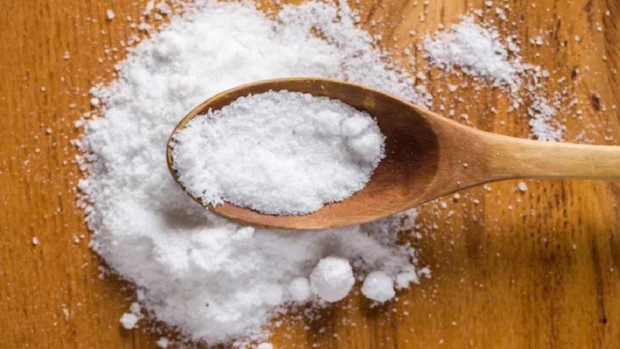 Salt Side Effects: ನೀವು ದೇಹದಲ್ಲಿ ಈ ಸಮಸ್ಯೆಗಳನ್ನು ಅನುಭವಿಸುತ್ತಿದ್ದರೆ, ಅಗತ್ಯಕ್ಕಿಂತ ಹೆಚ್ಚು ಉಪ್ಪು ತಿನ್ನುತ್ತಿದ್ದೀರಿ ಎಂದರ್ಥ, ಸ್ವಲ್ಪ ಹುಷಾರಾಗಿರಿ Salt Side Effects: ನೀವು ದೇಹದಲ್ಲಿ ಈ ಸಮಸ್ಯೆಗಳನ್ನು ಅನುಭವಿಸುತ್ತಿದ್ದರೆ, ಅಗತ್ಯಕ್ಕಿಂತ ಹೆಚ್ಚು ಉಪ್ಪು ತಿನ್ನುತ್ತಿದ್ದೀರಿ ಎಂದರ್ಥ, ಸ್ವಲ್ಪ ಹುಷಾರಾಗಿರಿ