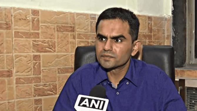 ₹25 ಕೋಟಿ ನೀಡದಿದ್ದರೆ ಆರ್ಯನ್ ಖಾನ್ನ್ನು ಡ್ರಗ್ಸ್ ಪ್ರಕರಣದಲ್ಲಿ ಸಿಲುಕಿಸುವುದಾಗಿ ಬೆದರಿಕೆ: ಅಧಿಕಾರಿ ವಿರುದ್ಧ ಸಿಬಿಐ ಕೇಸ್ ₹25 ಕೋಟಿ ನೀಡದಿದ್ದರೆ ಆರ್ಯನ್ ಖಾನ್ನ್ನು ಡ್ರಗ್ಸ್ ಪ್ರಕರಣದಲ್ಲಿ ಸಿಲುಕಿಸುವುದಾಗಿ ಬೆದರಿಕೆ: ಅಧಿಕಾರಿ ವಿರುದ್ಧ ಸಿಬಿಐ ಕೇಸ್