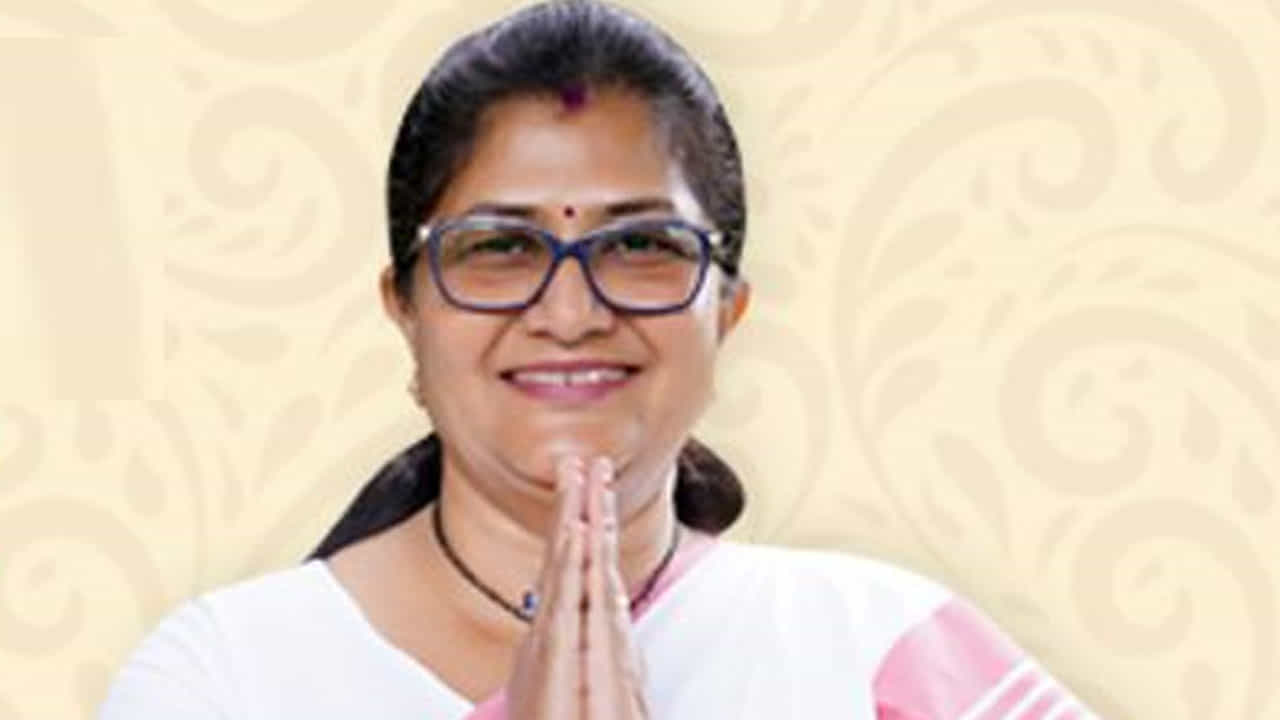 Nippani Election Results: ನಿಪ್ಪಾಣಿ ವಿಧಾನಸಭಾ ಕ್ಷೇತ್ರ ಎಲೆಕ್ಷನ್ 2023 ರಿಸಲ್ಟ್: ಗೆದ್ದು ಬೀಗಿದ ಶಶಿಕಲಾ ಜೊಲ್ಲೆ Nippani Election Results: ನಿಪ್ಪಾಣಿ ವಿಧಾನಸಭಾ ಕ್ಷೇತ್ರ ಎಲೆಕ್ಷನ್ 2023 ರಿಸಲ್ಟ್: ಗೆದ್ದು ಬೀಗಿದ ಶಶಿಕಲಾ ಜೊಲ್ಲೆ