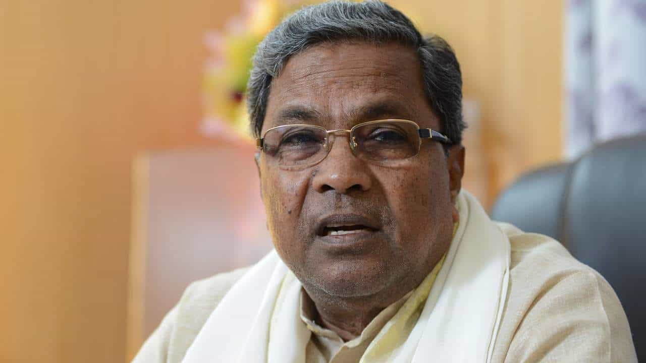 ಸಚಿವ ಸಂಪುಟದಲ್ಲಿ ಪ್ರಾದೇಶಿಕ, ಸಾಮಾಜಿಕ ನ್ಯಾಯ ಎತ್ತಿ ಹಿಡಿದ ಸಿಎಂ ಸಿದ್ದರಾಮಯ್ಯ ಸಚಿವ ಸಂಪುಟದಲ್ಲಿ ಪ್ರಾದೇಶಿಕ, ಸಾಮಾಜಿಕ ನ್ಯಾಯ ಎತ್ತಿ ಹಿಡಿದ ಸಿಎಂ ಸಿದ್ದರಾಮಯ್ಯ