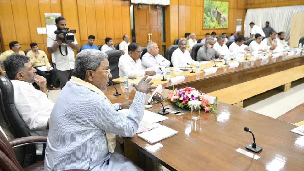 ಮುಂಗಾರು ಪೂರ್ವ ಮಳೆಗೆ 52 ಸಾವು, ಹಾನಿಗಳ ಸಂಪೂರ್ಣ ವಿವರ ನೀಡಿದ ಸಿಎಂ ಸಿದ್ದರಾಮಯ್ಯ ಮುಂಗಾರು ಪೂರ್ವ ಮಳೆಗೆ 52 ಸಾವು, ಹಾನಿಗಳ ಸಂಪೂರ್ಣ ವಿವರ ನೀಡಿದ ಸಿಎಂ ಸಿದ್ದರಾಮಯ್ಯ