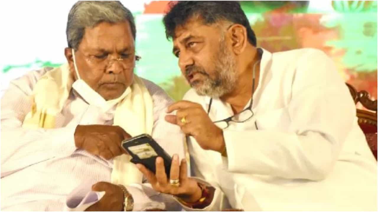 ಸಿದ್ದರಾಮಯ್ಯ ವಿರುದ್ಧ ಹೊಸ ಅಸ್ತ್ರ ಪ್ರಯೋಗಿಸಿದ ಡಿಕೆ ಶಿವಕುಮಾರ್! ಏನದು? ಸಿದ್ದರಾಮಯ್ಯ ವಿರುದ್ಧ ಹೊಸ ಅಸ್ತ್ರ ಪ್ರಯೋಗಿಸಿದ ಡಿಕೆ ಶಿವಕುಮಾರ್! ಏನದು?