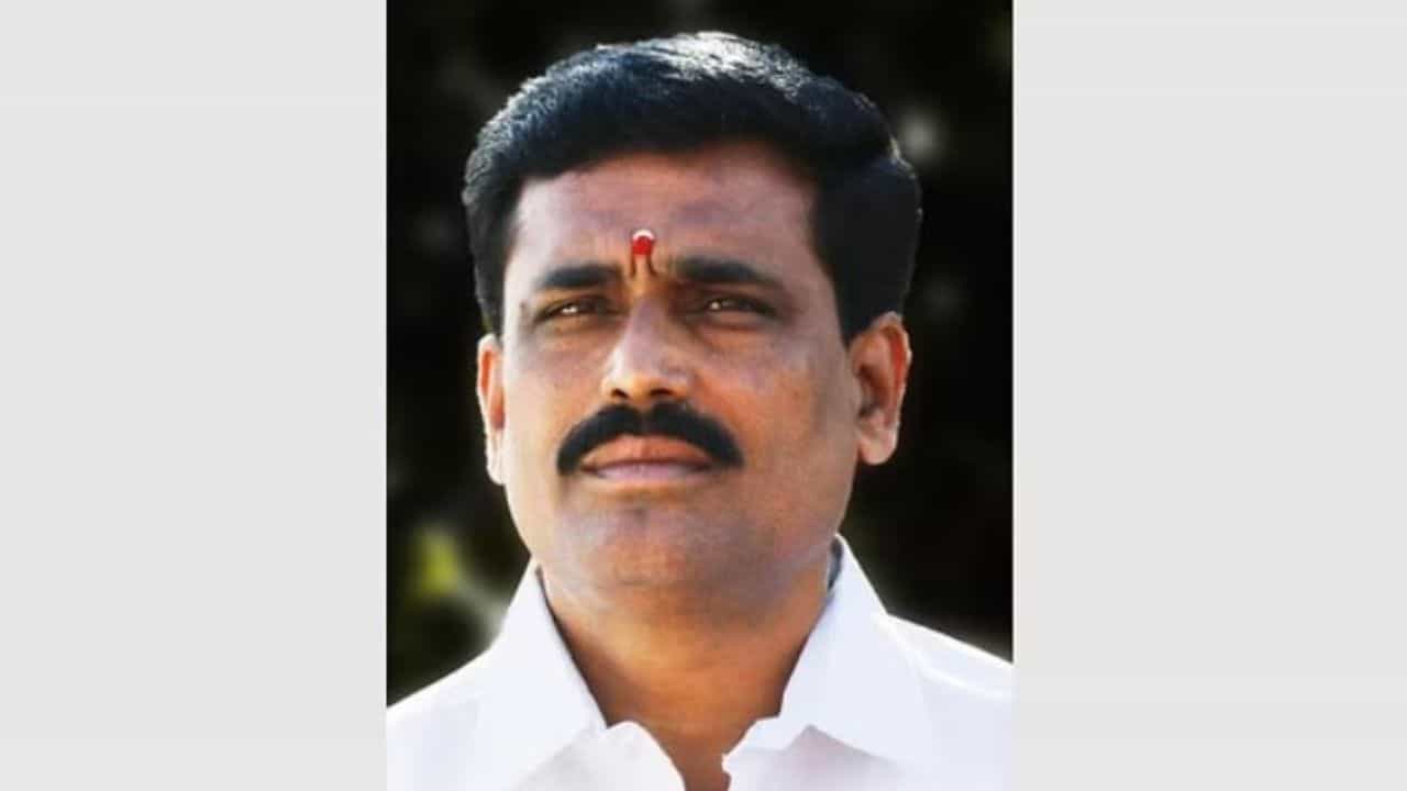 Sidlaghatta Election Results: ಶಿಡ್ಲಘಟ್ಟ ಅಸೆಂಬ್ಲಿ ಕ್ಷೇತ್ರದಲ್ಲಿ ಜೆ.ಡಿ.ಎಸ್ ಅಭ್ಯರ್ಥಿ ಬಿ.ಎನ್. ರವಿಕುಮಾರ್ ಗೆ ಭರ್ಜರಿ ಜಯ Sidlaghatta Election Results: ಶಿಡ್ಲಘಟ್ಟ ಅಸೆಂಬ್ಲಿ ಕ್ಷೇತ್ರದಲ್ಲಿ ಜೆ.ಡಿ.ಎಸ್ ಅಭ್ಯರ್ಥಿ ಬಿ.ಎನ್. ರವಿಕುಮಾರ್ ಗೆ ಭರ್ಜರಿ ಜಯ