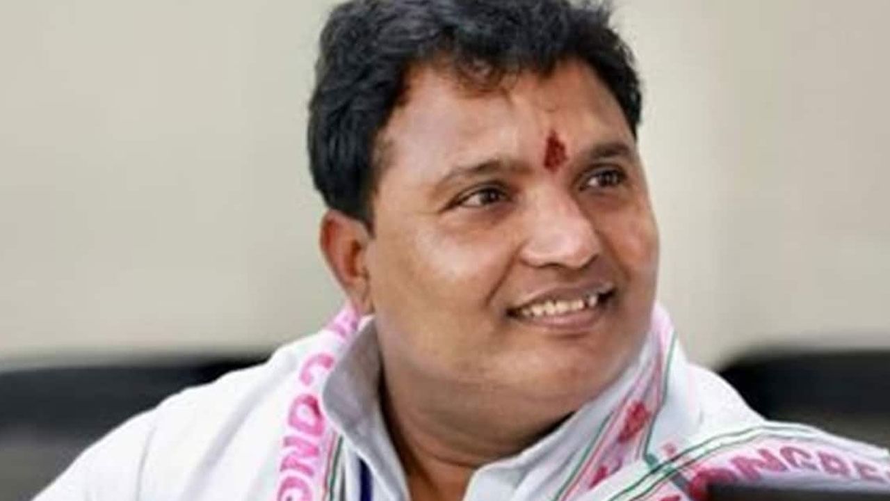 ಲೈಂಗಿಕ ಕಿರುಕುಳ ಪ್ರಕರಣದಲ್ಲಿ ಯೂತ್ ಕಾಂಗ್ರೆಸ್ ಮುಖ್ಯಸ್ಥ ಬಿವಿ ಶ್ರೀನಿವಾಸ್ಗೆ ಸುಪ್ರೀಂಕೋರ್ಟ್ ಜಾಮೀನು ಲೈಂಗಿಕ ಕಿರುಕುಳ ಪ್ರಕರಣದಲ್ಲಿ ಯೂತ್ ಕಾಂಗ್ರೆಸ್ ಮುಖ್ಯಸ್ಥ ಬಿವಿ ಶ್ರೀನಿವಾಸ್ಗೆ ಸುಪ್ರೀಂಕೋರ್ಟ್ ಜಾಮೀನು