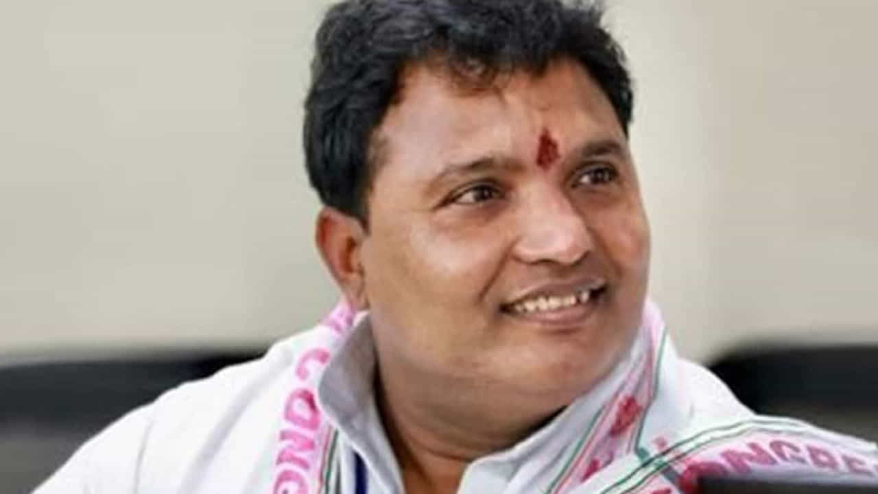 ಲೈಂಗಿಕ ಕಿರುಕುಳ ಪ್ರಕರಣದಲ್ಲಿ ಯೂತ್ ಕಾಂಗ್ರೆಸ್ ಮುಖ್ಯಸ್ಥ ಬಿವಿ ಶ್ರೀನಿವಾಸ್ಗೆ ಸುಪ್ರೀಂಕೋರ್ಟ್ ಜಾಮೀನು ಲೈಂಗಿಕ ಕಿರುಕುಳ ಪ್ರಕರಣದಲ್ಲಿ ಯೂತ್ ಕಾಂಗ್ರೆಸ್ ಮುಖ್ಯಸ್ಥ ಬಿವಿ ಶ್ರೀನಿವಾಸ್ಗೆ ಸುಪ್ರೀಂಕೋರ್ಟ್ ಜಾಮೀನು