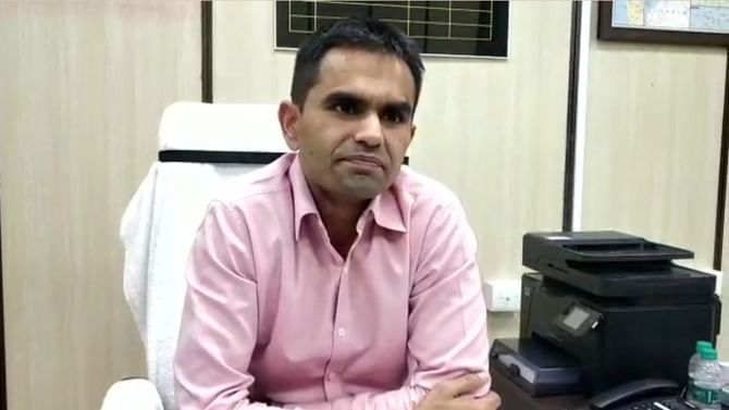 Sameer Wankhede: ದೇಶಭಕ್ತರಾಗಿದ್ದಕ್ಕಾಗಿ ಈ ಶಿಕ್ಷೆ, ಆರ್ಯನ್ ಖಾನ್ನ್ನು ಬಂಧಿಸಿದ ಸಮೀರ್ ವಾಂಖೆಡೆ ಮೇಲೆ ಸಿಬಿಐ ದಾಳಿ Sameer Wankhede: ದೇಶಭಕ್ತರಾಗಿದ್ದಕ್ಕಾಗಿ ಈ ಶಿಕ್ಷೆ, ಆರ್ಯನ್ ಖಾನ್ನ್ನು ಬಂಧಿಸಿದ ಸಮೀರ್ ವಾಂಖೆಡೆ ಮೇಲೆ ಸಿಬಿಐ ದಾಳಿ