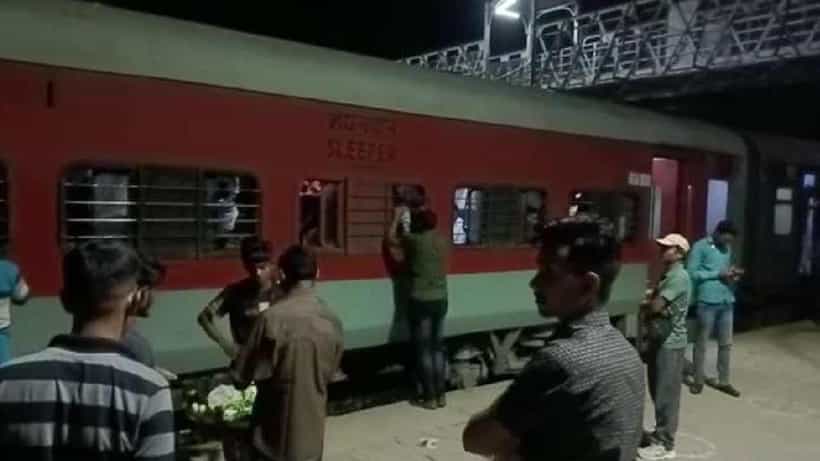 ಹುಸಿ ಬಾಂಬ್ ಬೆದರಿಕೆ: 4 ಗಂಟೆಗಳ ಕಾಲ ಉತ್ತರ ಪ್ರದೇಶದಲ್ಲಿ ನಿಂತ ಪುರುಷೋತ್ತಮ್ ಎಕ್ಸ್ಪ್ರೆಸ್ ರೈಲು