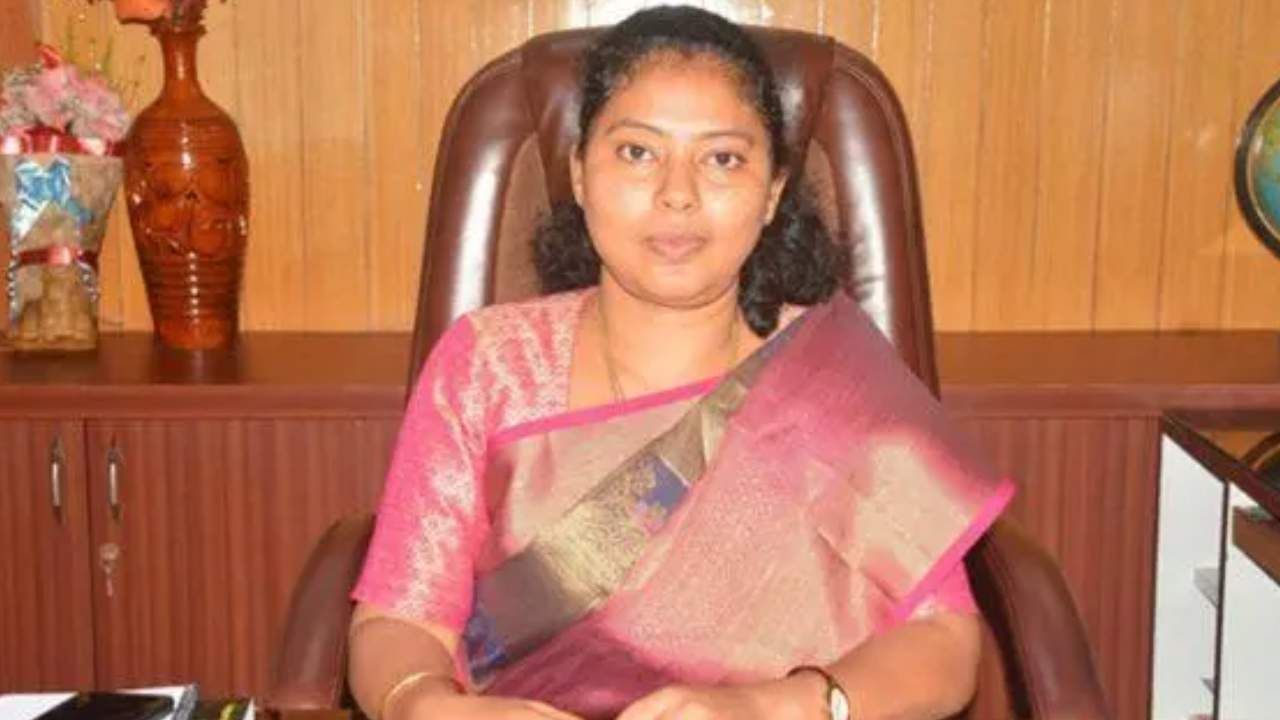 Gadag: ಶಾಂತಿ ಸುವ್ಯವಸ್ಥೆ ಕಾಪಾಡಲು ಜಿಲ್ಲಾದ್ಯಂತ ಪ್ರತಿಬಂಧಕಾಜ್ಞೆ ಜಾರಿ Gadag: ಶಾಂತಿ ಸುವ್ಯವಸ್ಥೆ ಕಾಪಾಡಲು ಜಿಲ್ಲಾದ್ಯಂತ ಪ್ರತಿಬಂಧಕಾಜ್ಞೆ ಜಾರಿ